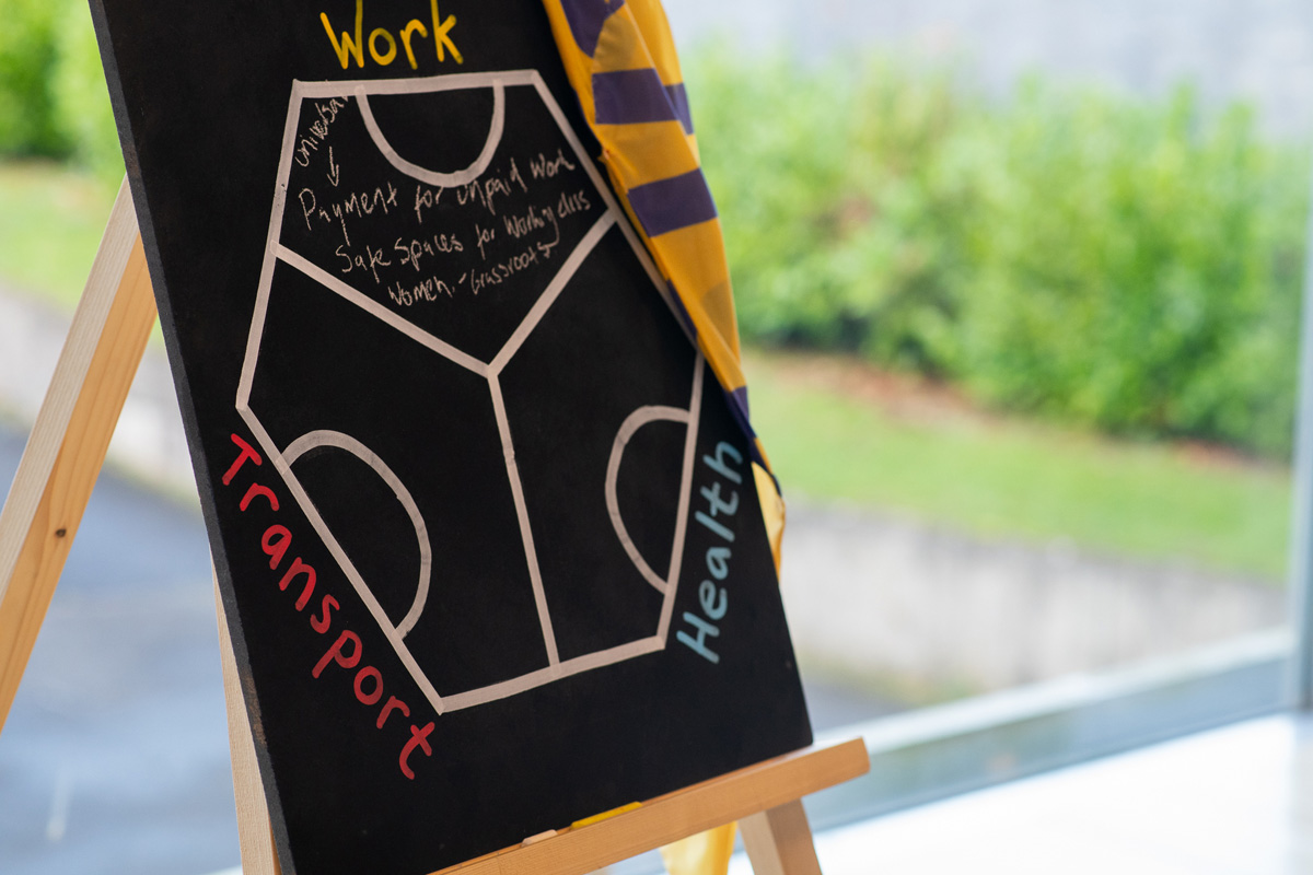 hexagonal diagram for team strategy on chalk board