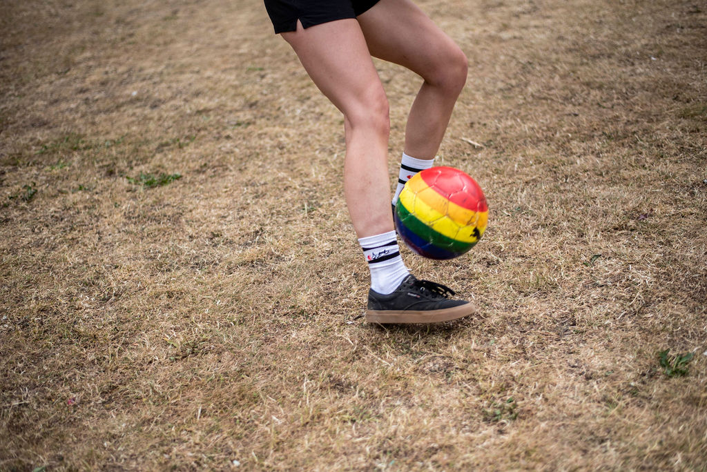 match kick off with rainbow football